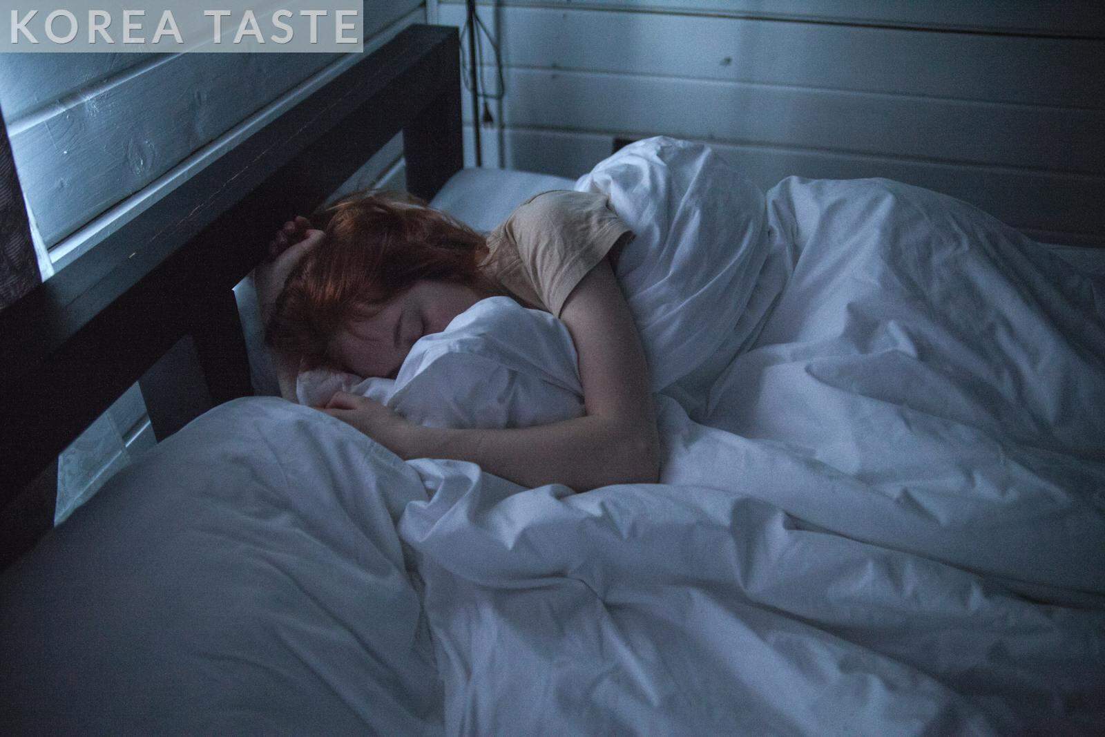 Productos naturales para dormir mejor y más tiempo: Los remedios más útiles