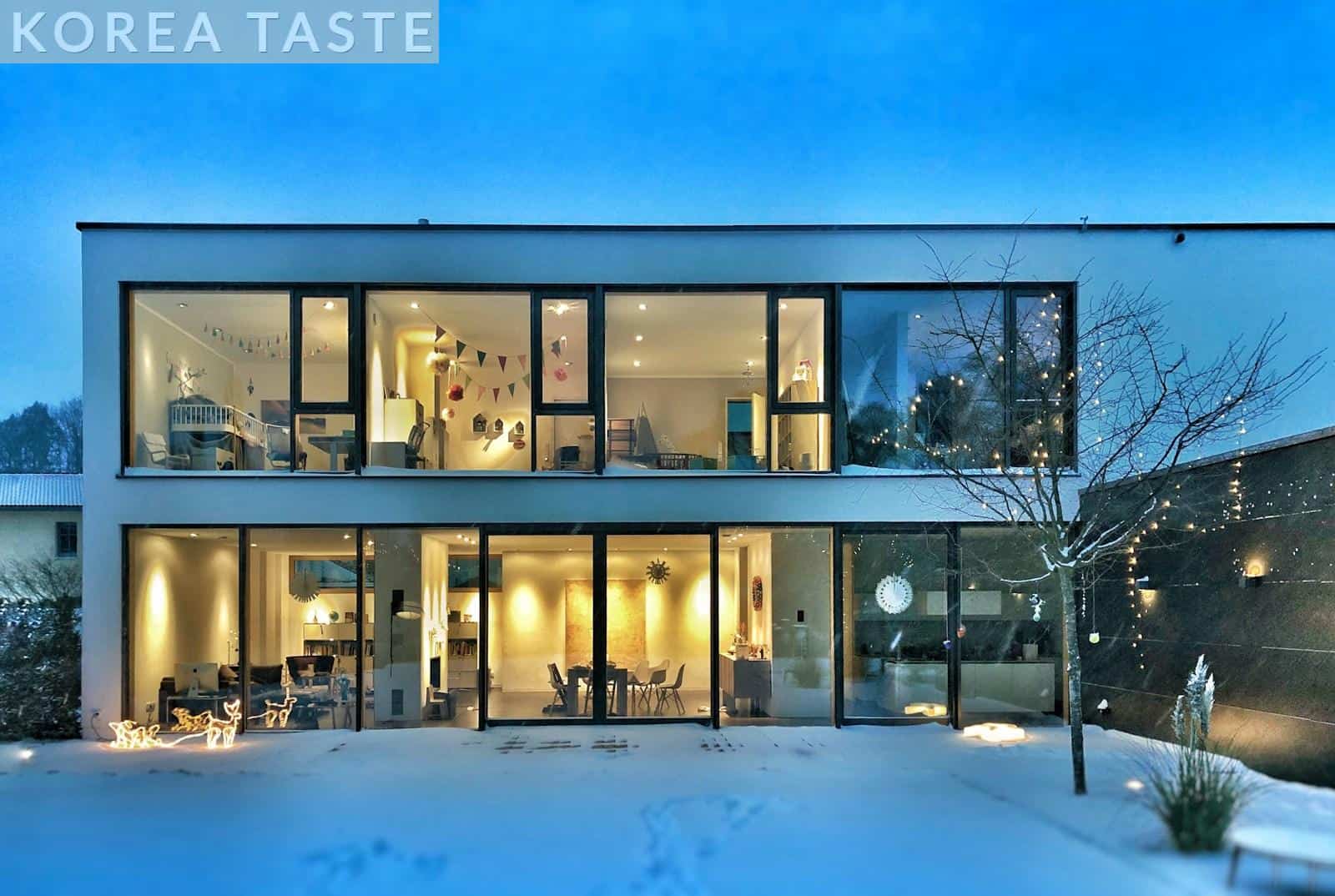 landscape photo of 2-storey house