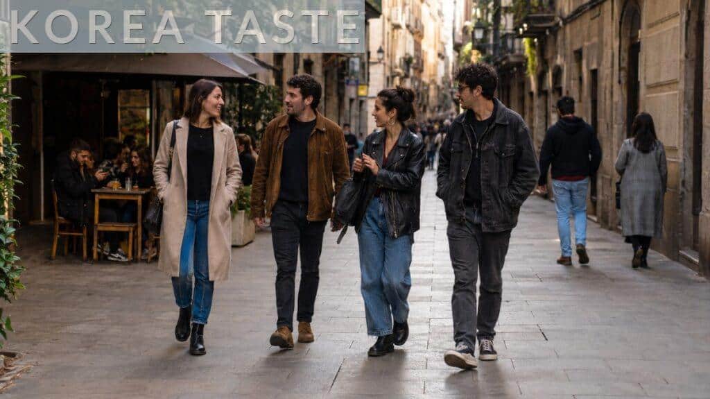 Grupo recorriendo un barrio de Barcelona durante una visita